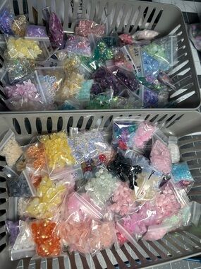 Show Bundle - JG - Multi-Color Glass Beads — flowers!!!